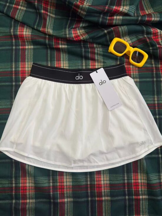 ALO Yoga Dresses & Skirts - NWT ALO Yoga🏌️♀️Women’s Tennis Skirt White Athletic Skirt